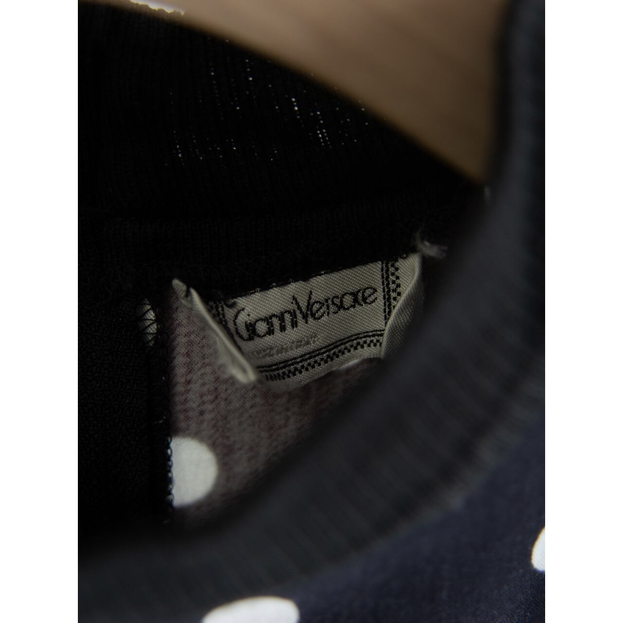【Gianni Versace】Made in Italy Viscose-Nylon-Acrylic Dot Pullover(ジャンニヴェルサーチ イタリア製 ドット柄ストレッチプルオーバー)