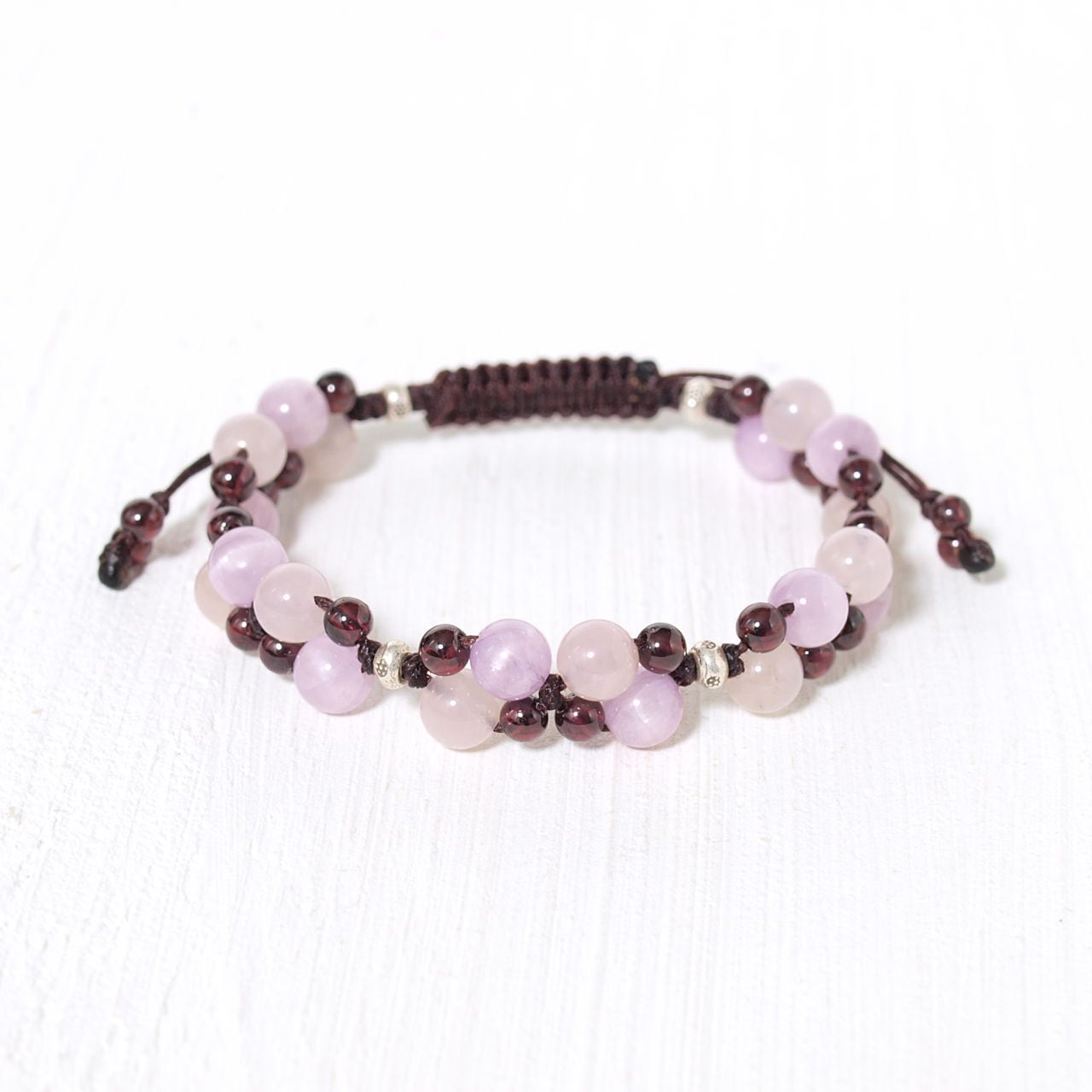 クンツァイト＋ローズクォーツ＋ガーネット花＊花マクラメブレスレット