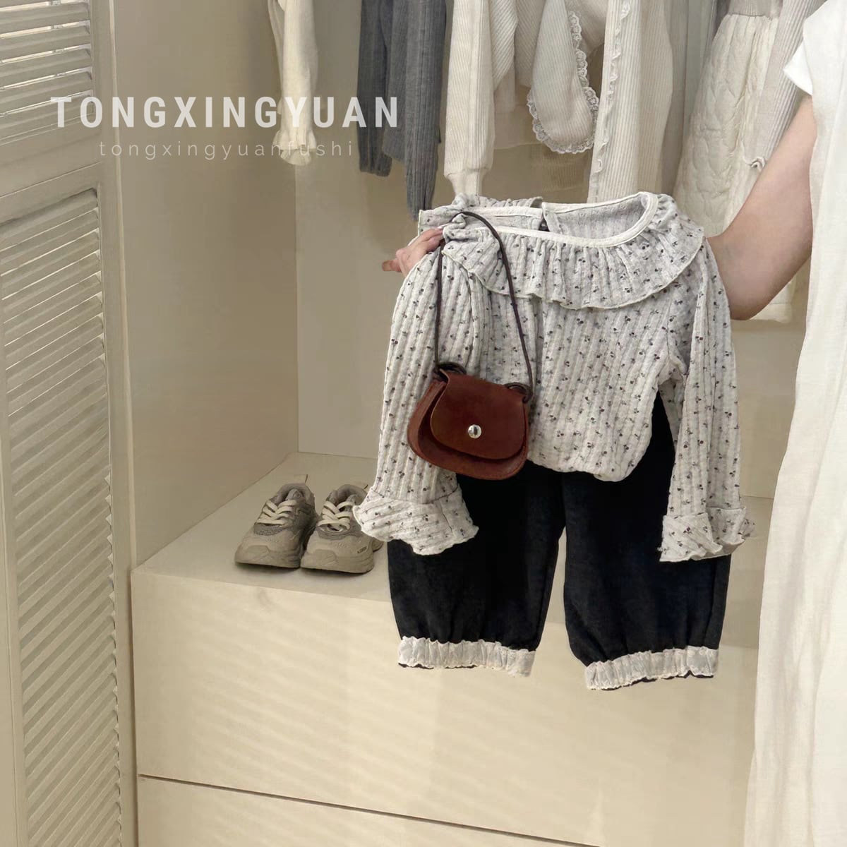 フラワーフリルリブトップス