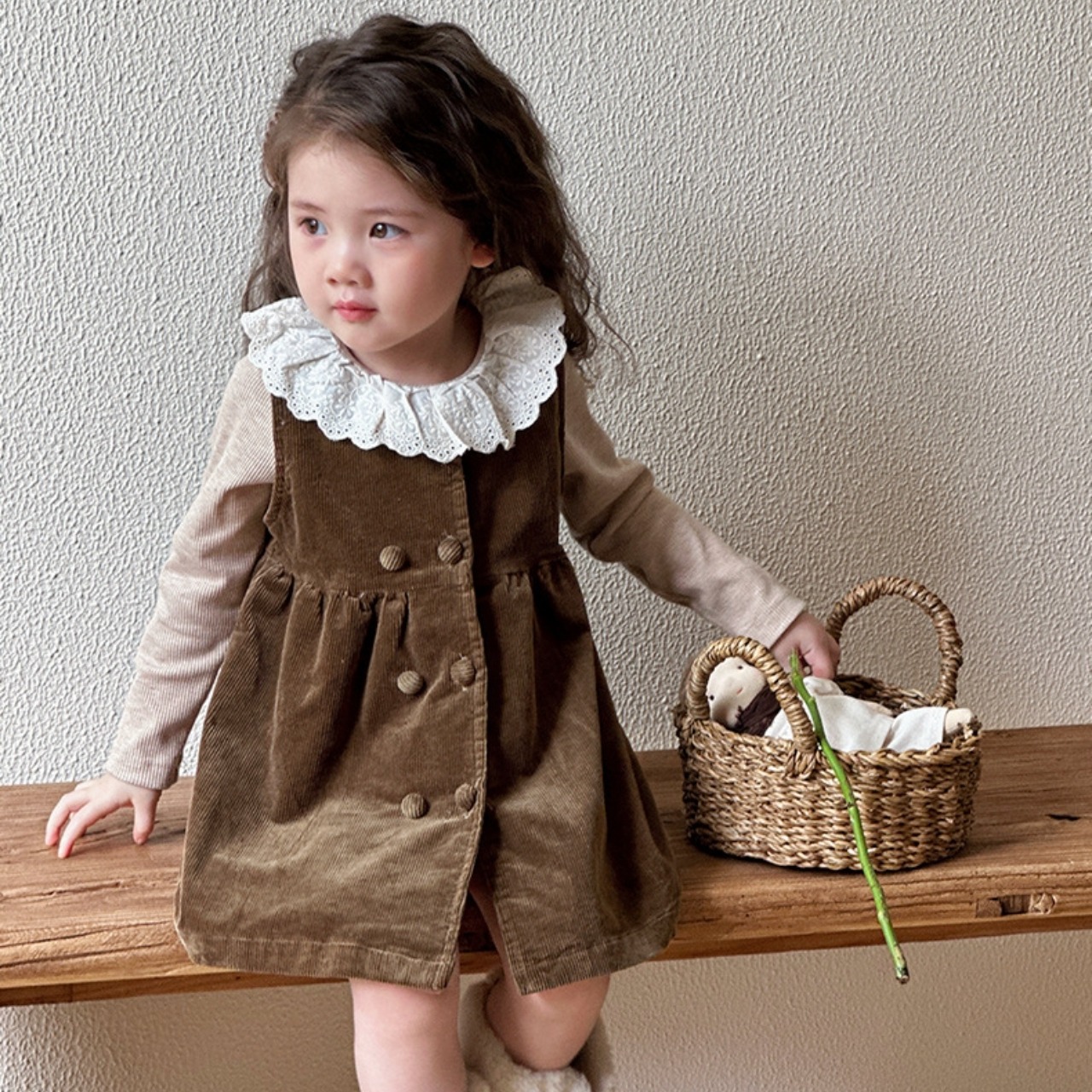 秋コーデュロイサロペットワンピース