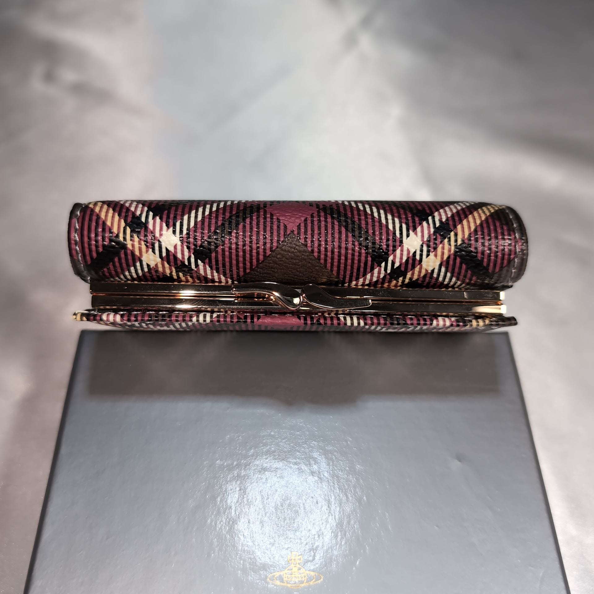 ヴィヴィアンウエストウッド がま口三つ折り財布 マルチカラー | francore