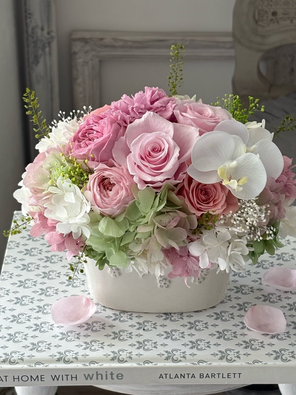 陶器のアレンジメント | フラワーギフト バニラローズ