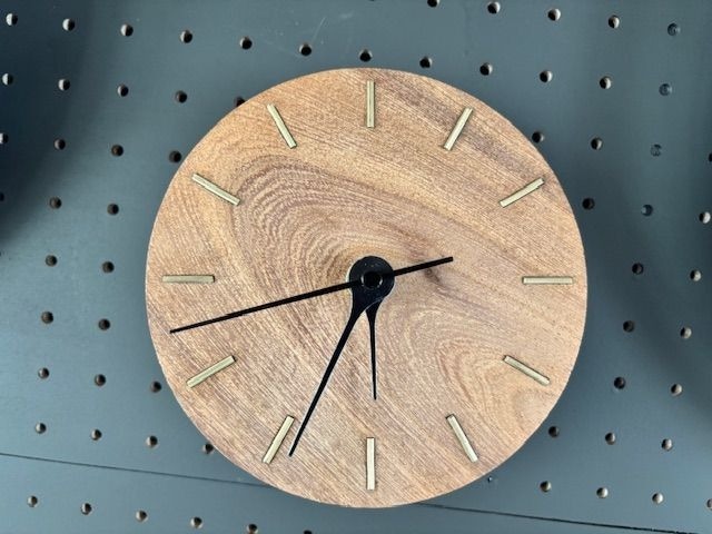 展示品　木とBRASSで作った温もりあふれる 置くことも出来る壁掛け時計