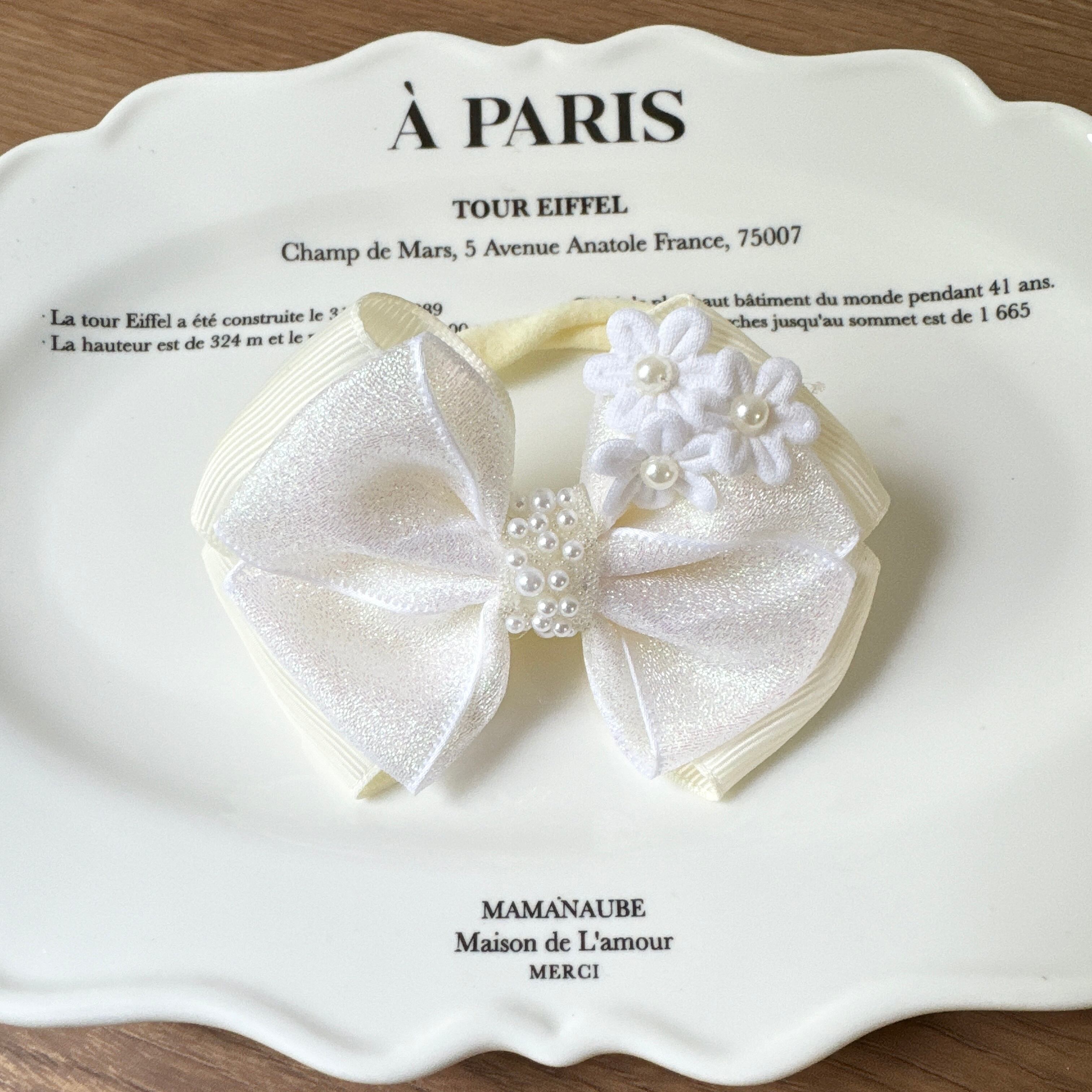 清楚な白い大きなおリボンヘア(後ろ支え付き)