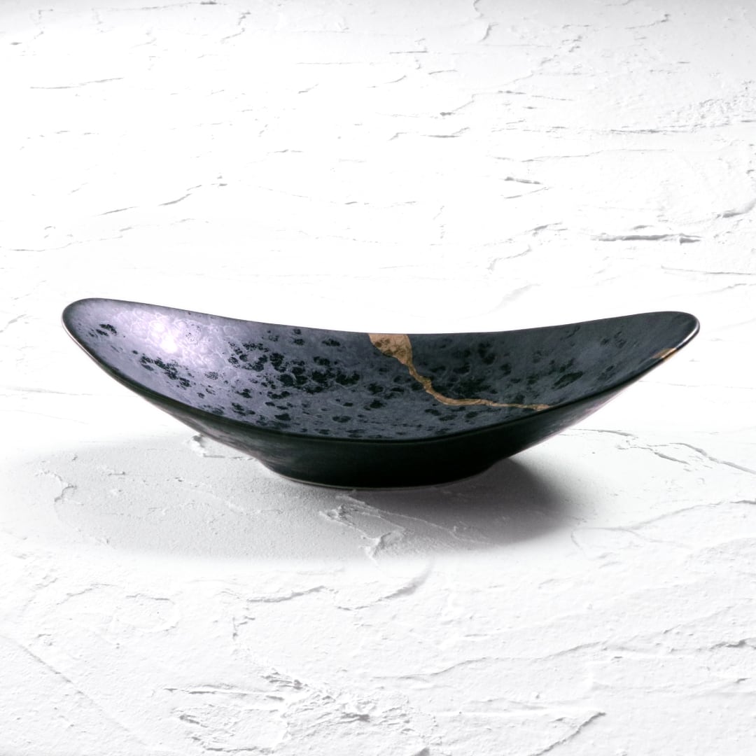 UnCオリジナル／KINTSUGI風シリーズ】有田焼 22cm楕円深鉢皿 黒陶金線