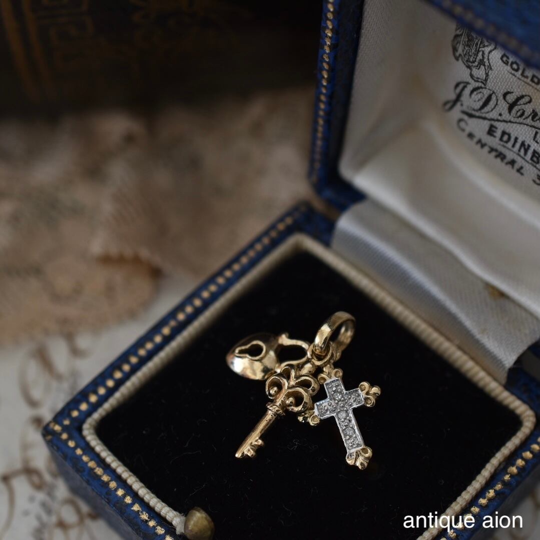 チャーム | antique aion