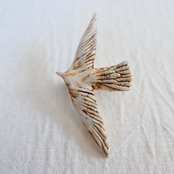 中嶋寿子のブローチ［砂の花］ A-14R