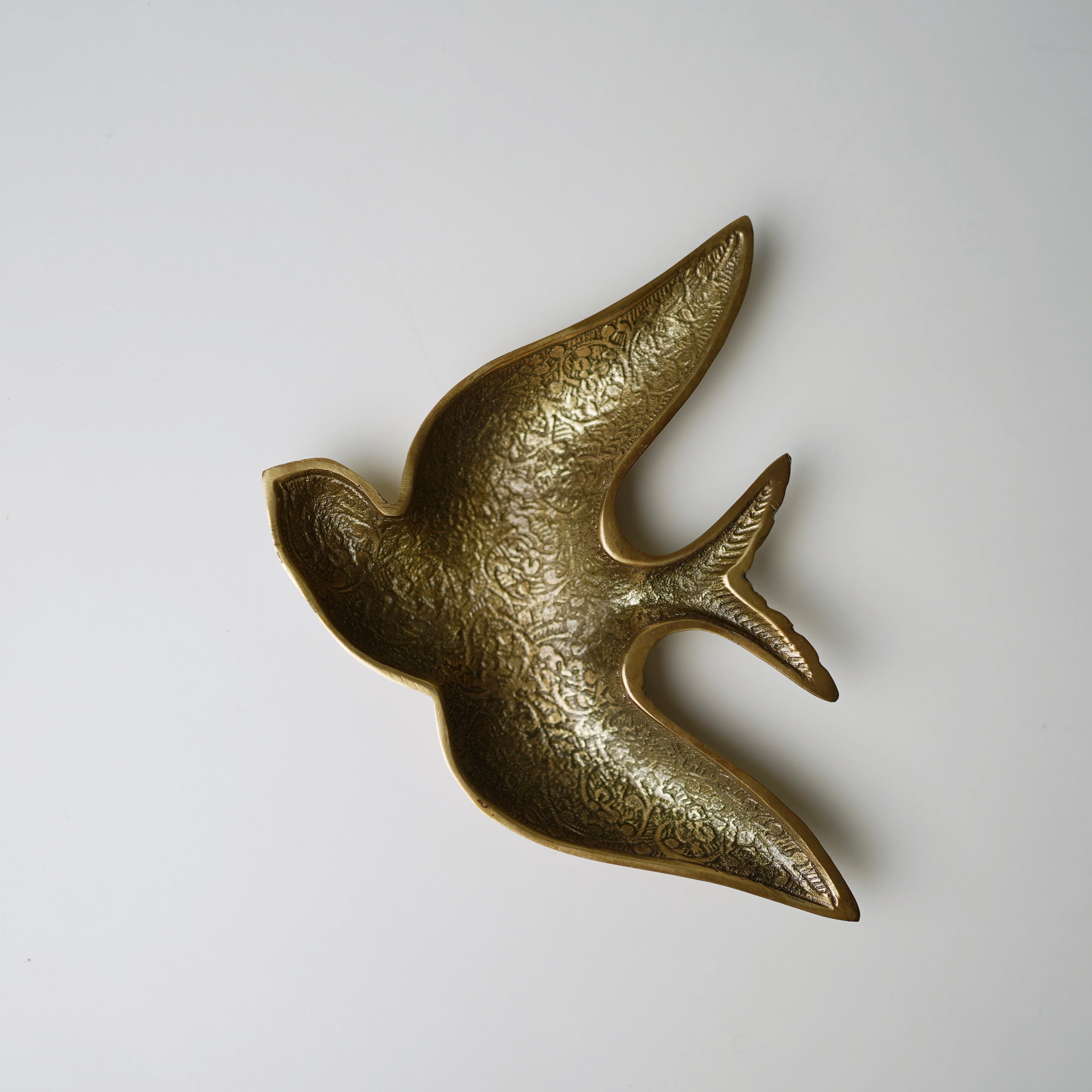 ブラスバードプレート