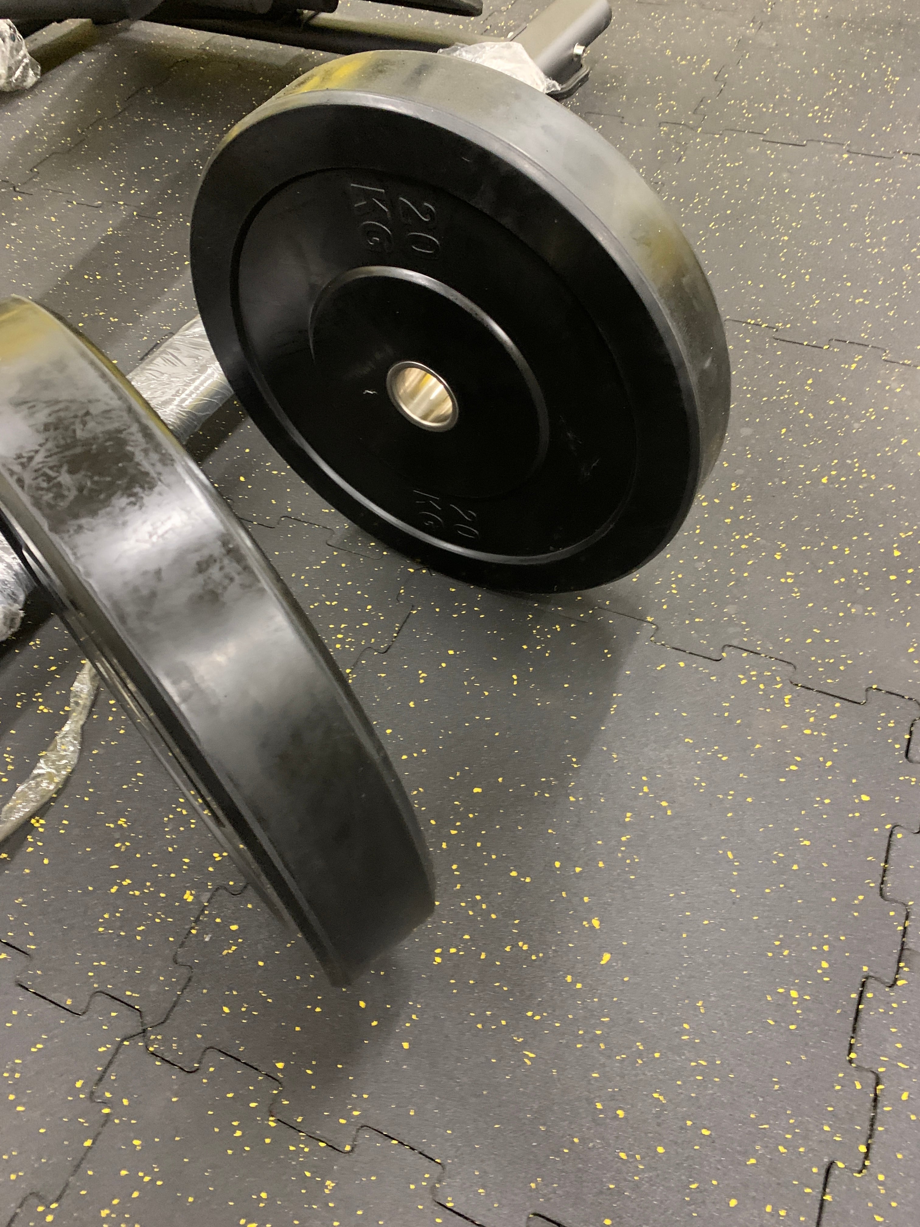 バンパープレート　20kg 2枚 Amazon | VILLAIN（ヴィラン）エコノミーバンパープレート 20kg（2枚