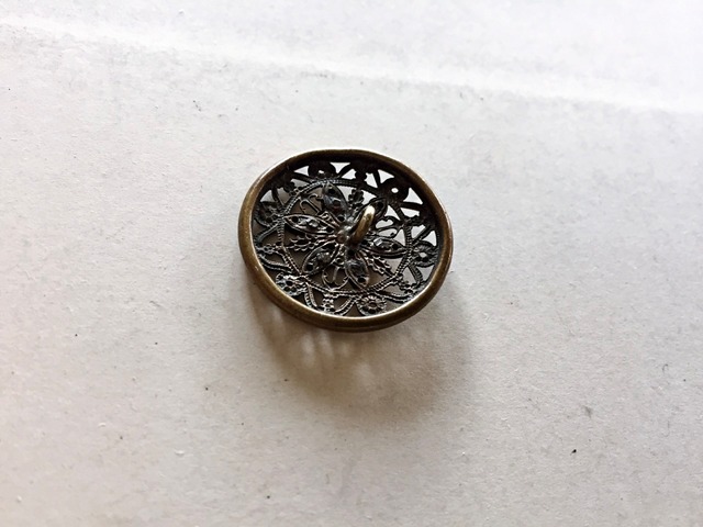 19世紀 フランス 2.8c 黒銀の潜む万華鏡的花々とカットスチールボタン アンティーク