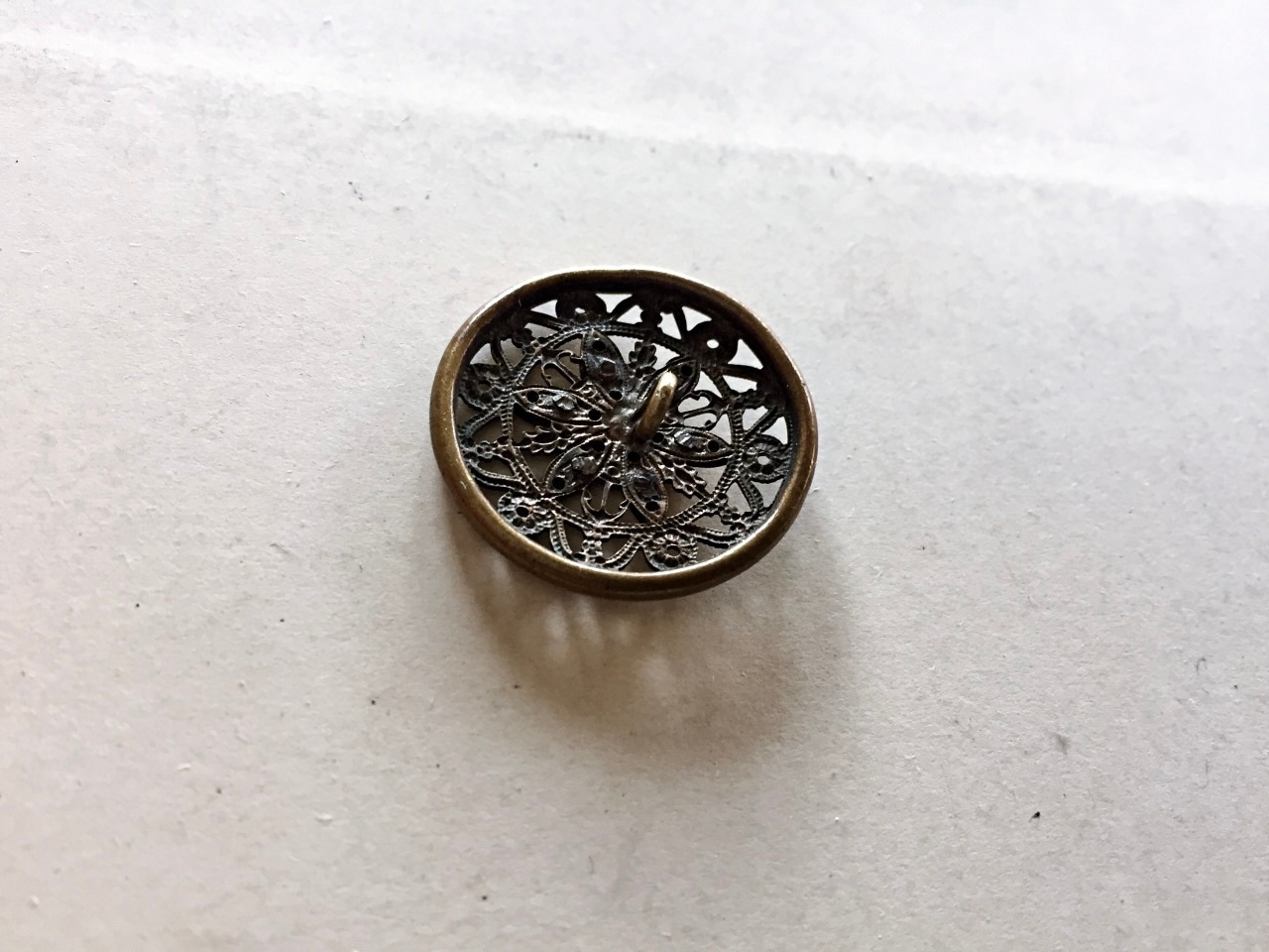 19世紀 フランス 2.8c 黒銀の潜む万華鏡的花々とカットスチールボタン アンティーク