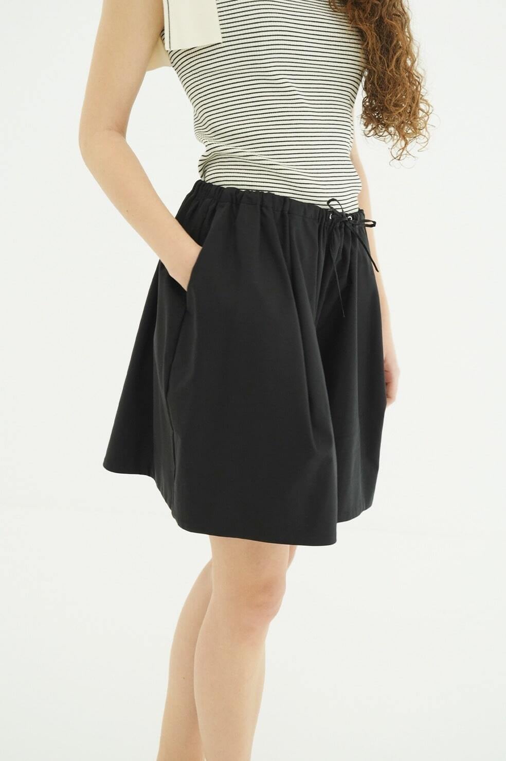 CLANE LOW WAIST DRAWSTRING HALF PANTS 3色展開 | FLICKA ASHIYA