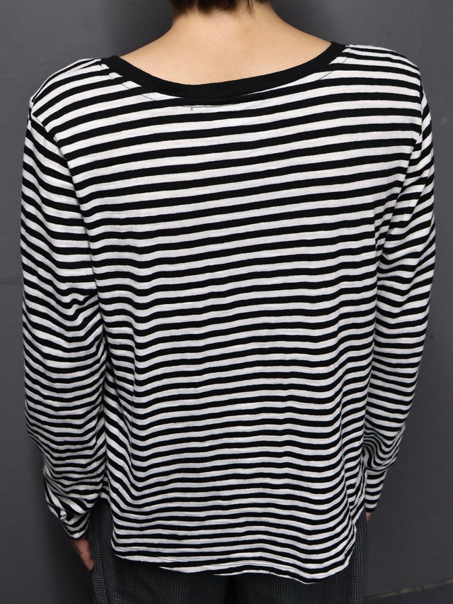 border V neck long sleeve top