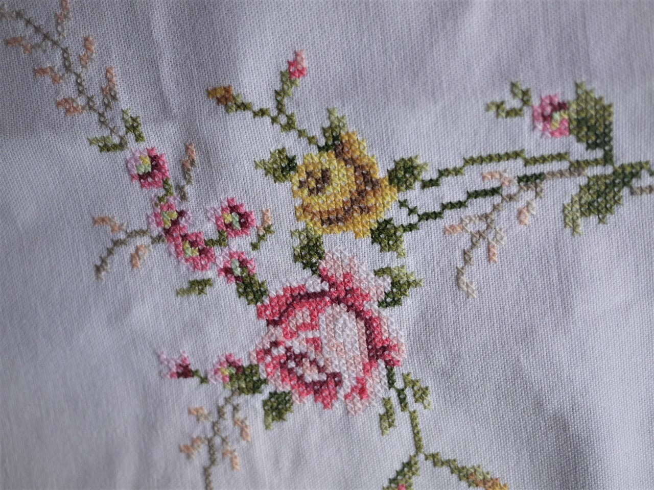 薔薇刺繍テーブルクロス クロスステッチ