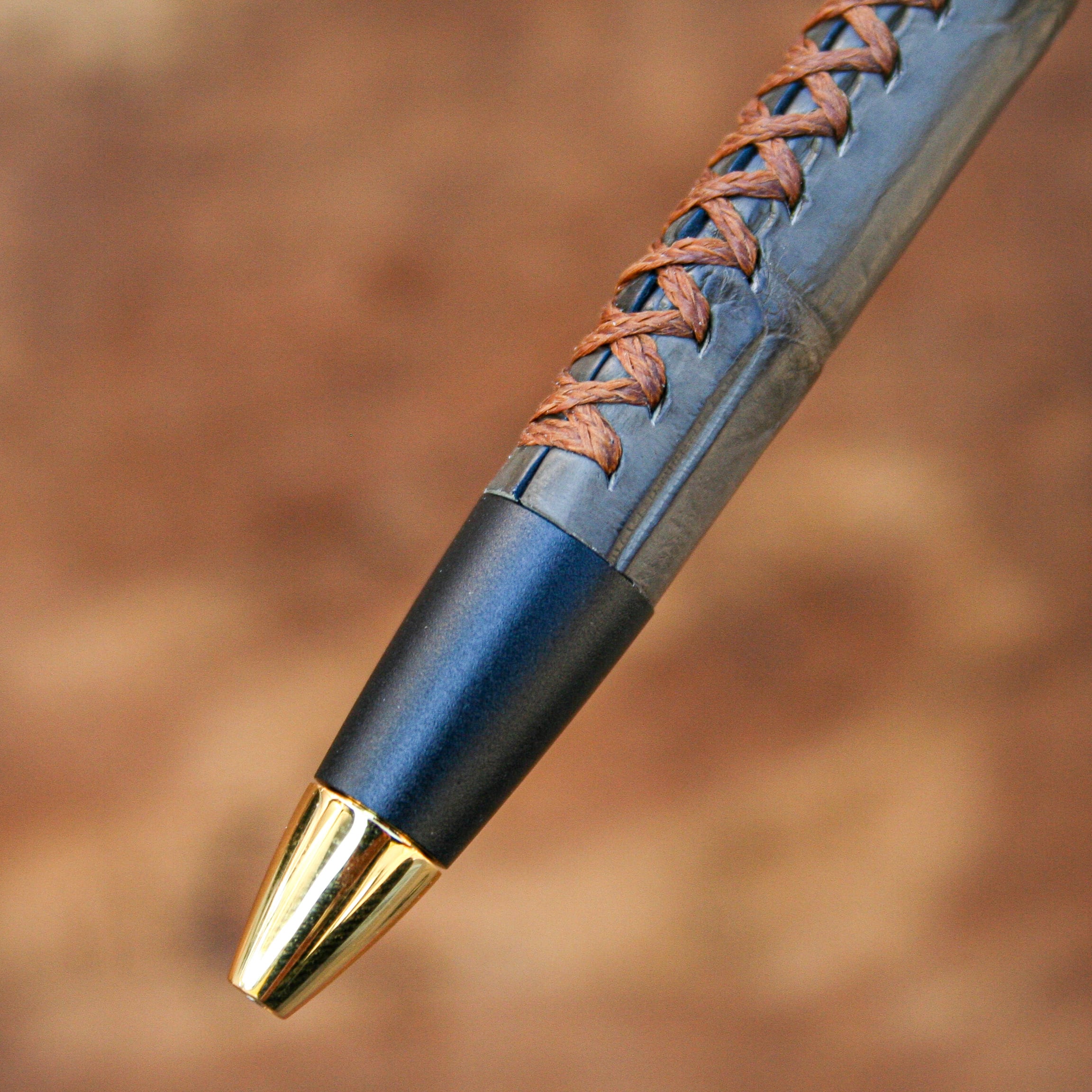 ☆不定期販売☆ 革軸ペン【クロコダイル ヴィンテージカーキー