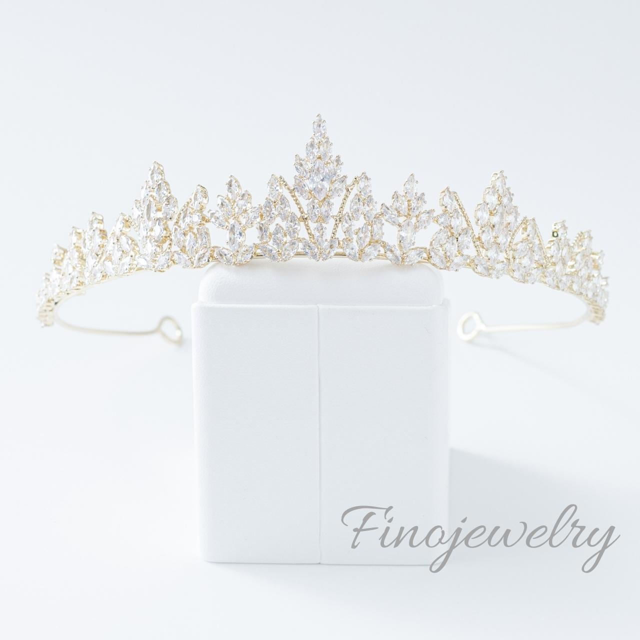 T012 ティアラ | ブライダルアクセサリー Finojewelry フィノジュエリー