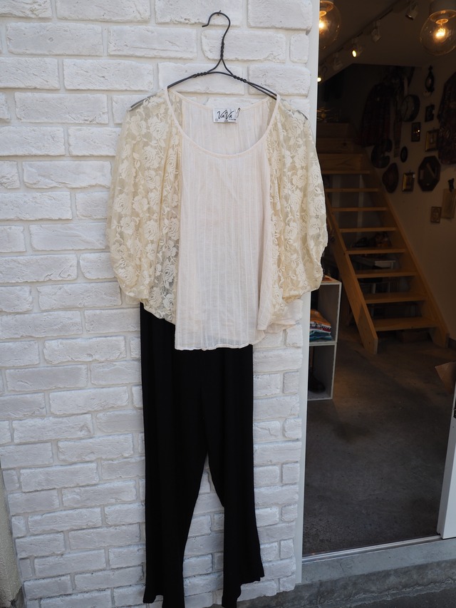 1990's AMERICA lace design Tops