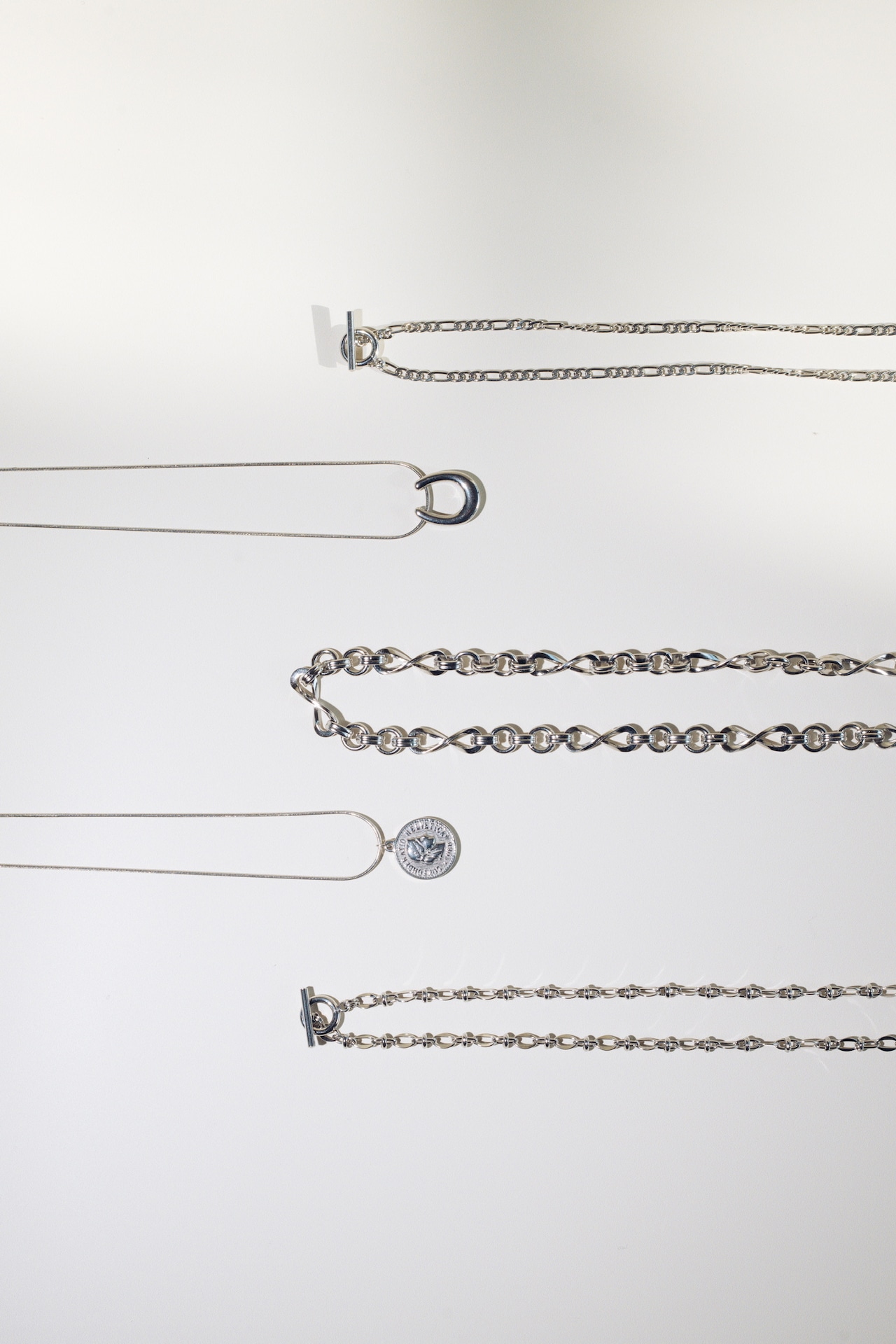 『花びらの勇姿』 petal chain necklace