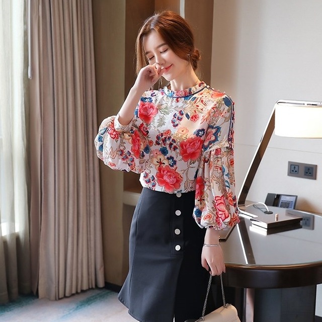 トップス レディース 送料無料 シャツ ブラウス 長袖 チャイナ風 クルミボタン パイピング スタンドカラー シフォン フリル襟 花柄 パフスリーブ シャーリング ゆったり 抜け感 こなれ感 シック クール カッコイイ 個性的 華やか 派手 無地 秋 秋服 秋物 10代 20代 普段使い 重ね着 着回し おしゃれ お洒落 ラフ カジュアル 前開き シルバー 銀 ブラック 黒 グレー 灰色 涼し 通気性 薄手 ポリエステル シフォン シフォンシャツ ワイド 存在感 モード系 エキゾチック デート