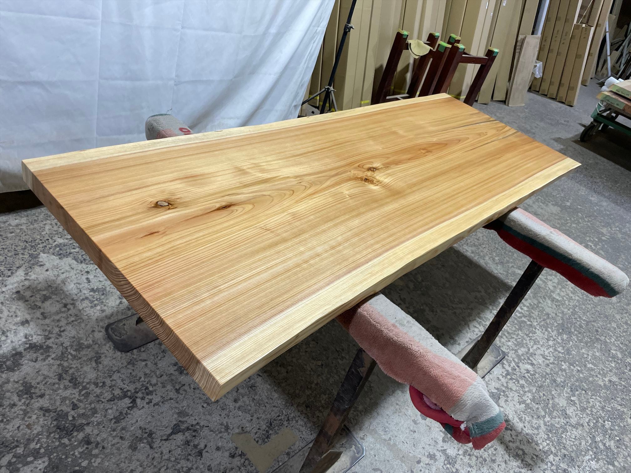杉9131 一枚板無垢 1940x670-710x50mm 乾燥材 センターテーブル
