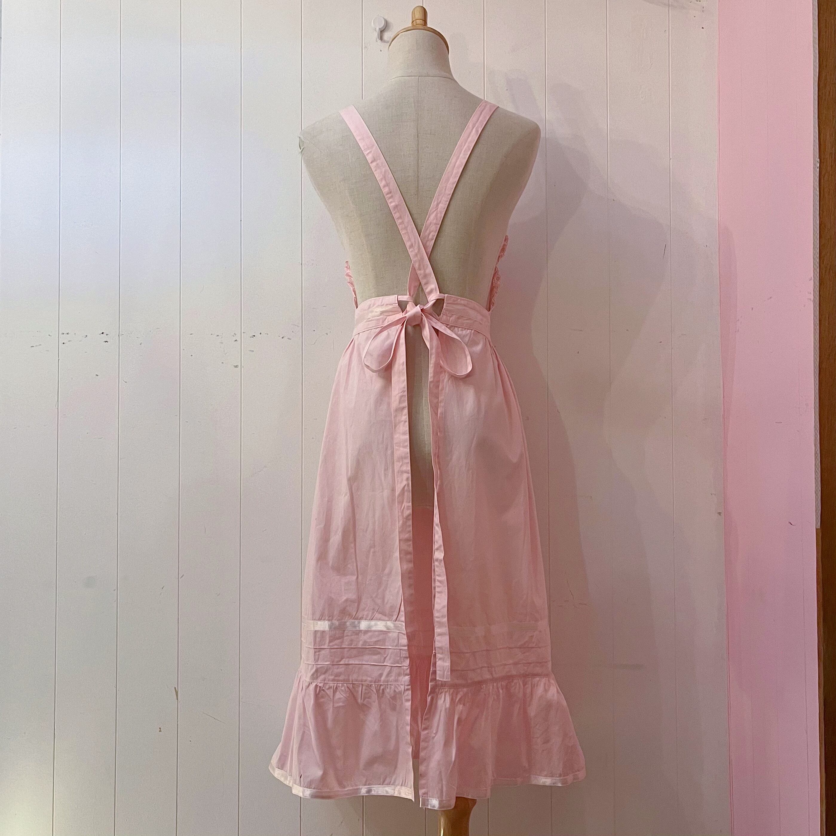 pink ribbon frill apron