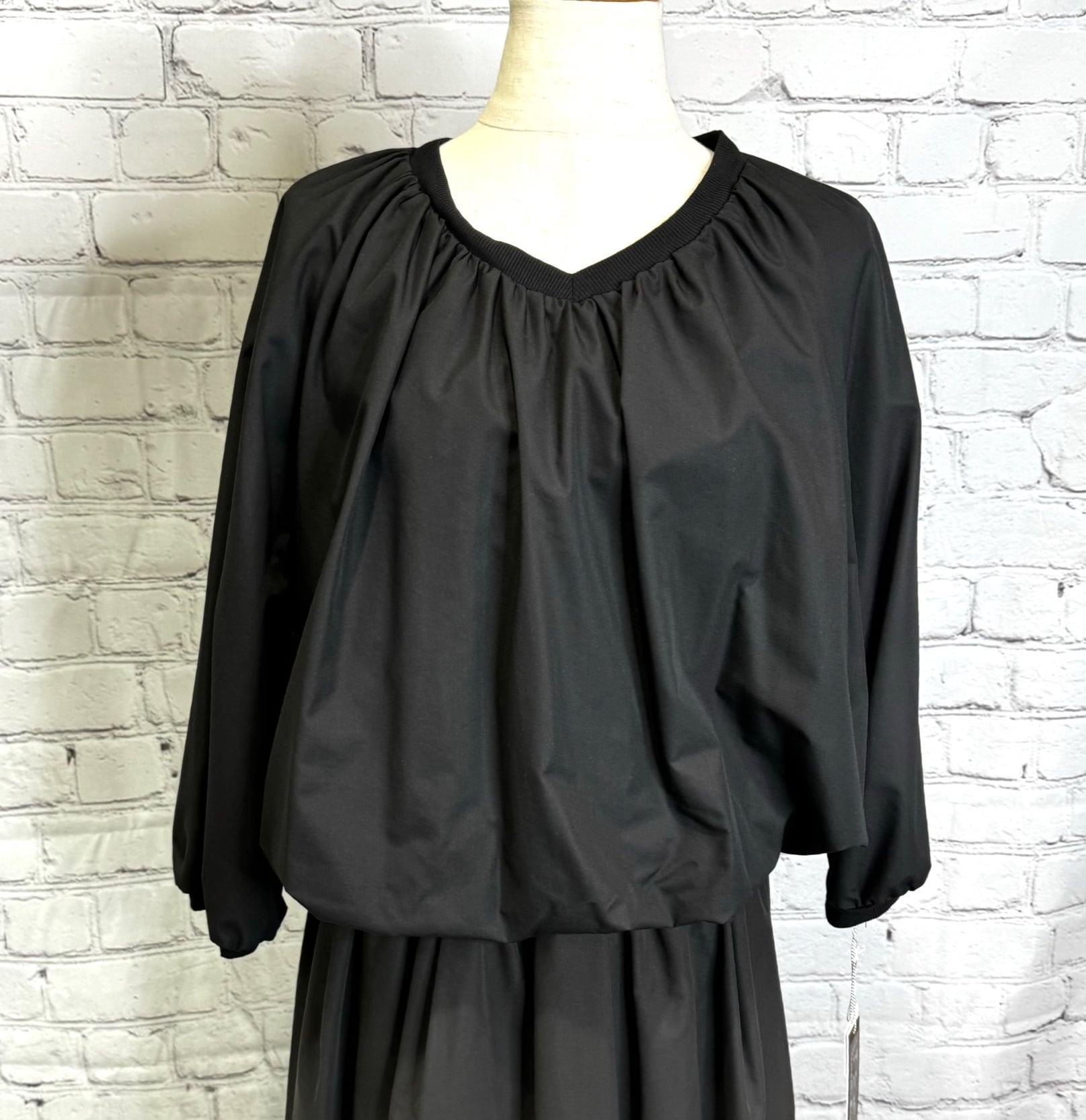 SALE！ayane アヤン Vネックバルーンシルエットブラウス 824501 