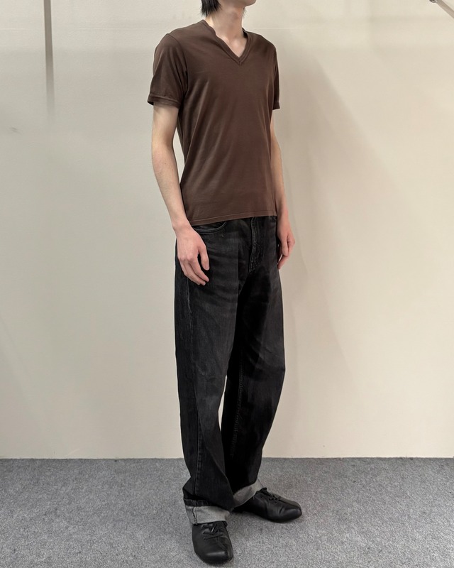 【GUCCI】v-neck t-shirt