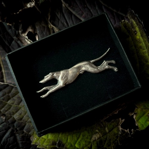 犬のアンティークシルバーブローチ