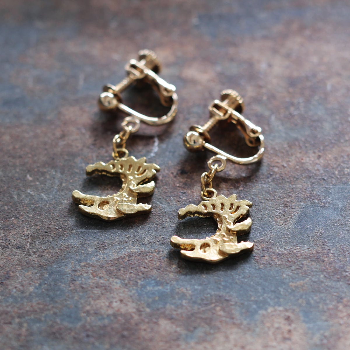 金のシャチホコさん｜ピアス｜イヤリング｜P454 | thuthu appetizing