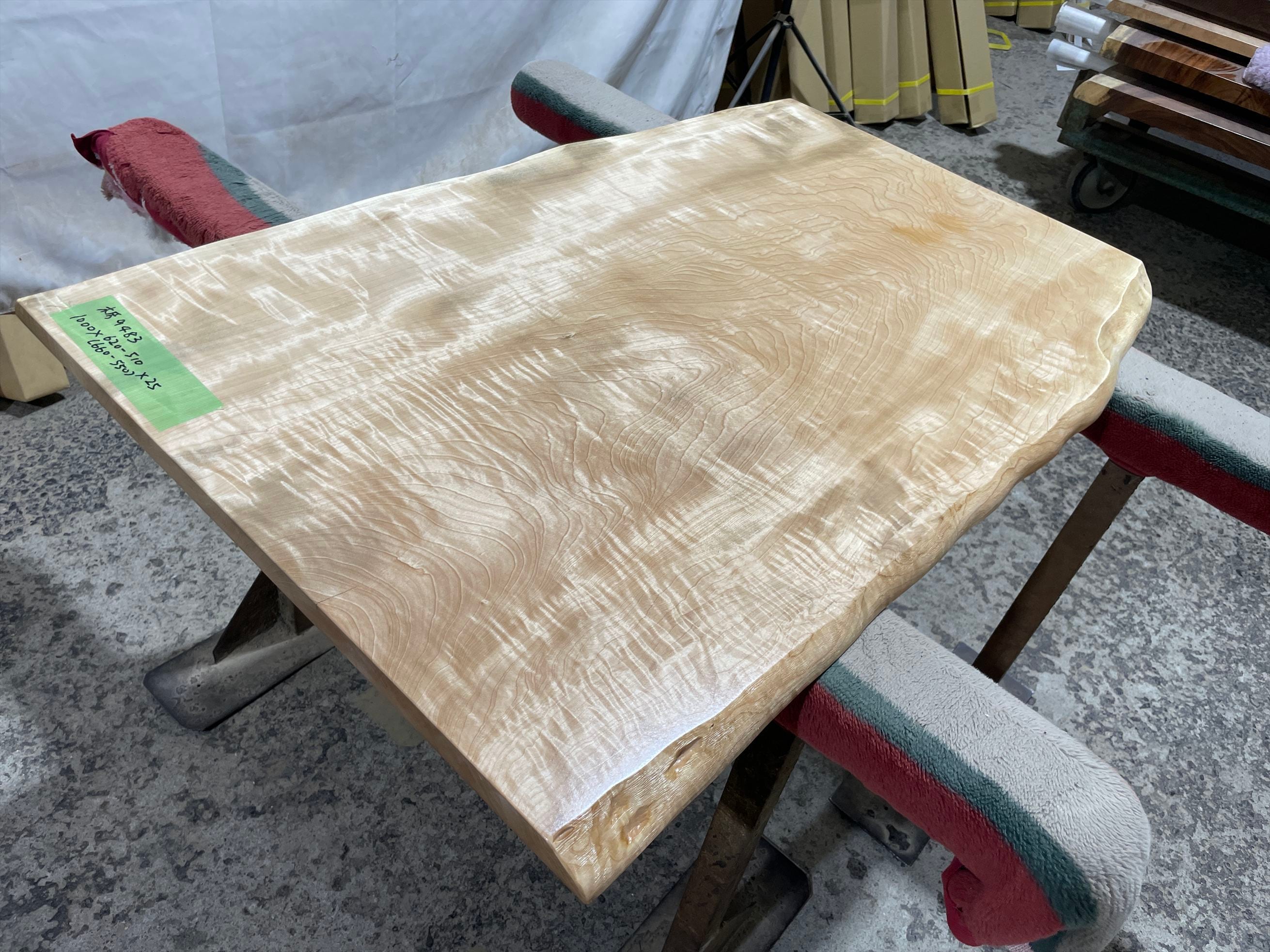 天然無垢板(栃の木) 一枚板 栃の木一枚板t1029 | 一枚板テーブルと無垢カウンター販売のグリーン