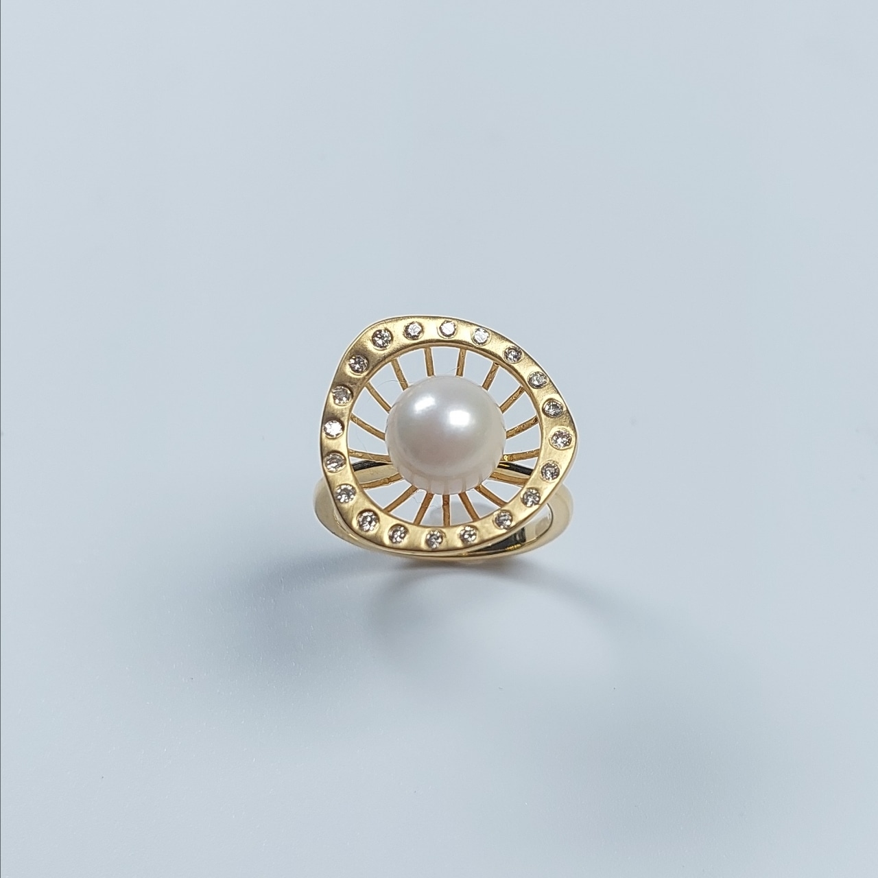 K18 Utopara Akoya Pearl Diamond Ring