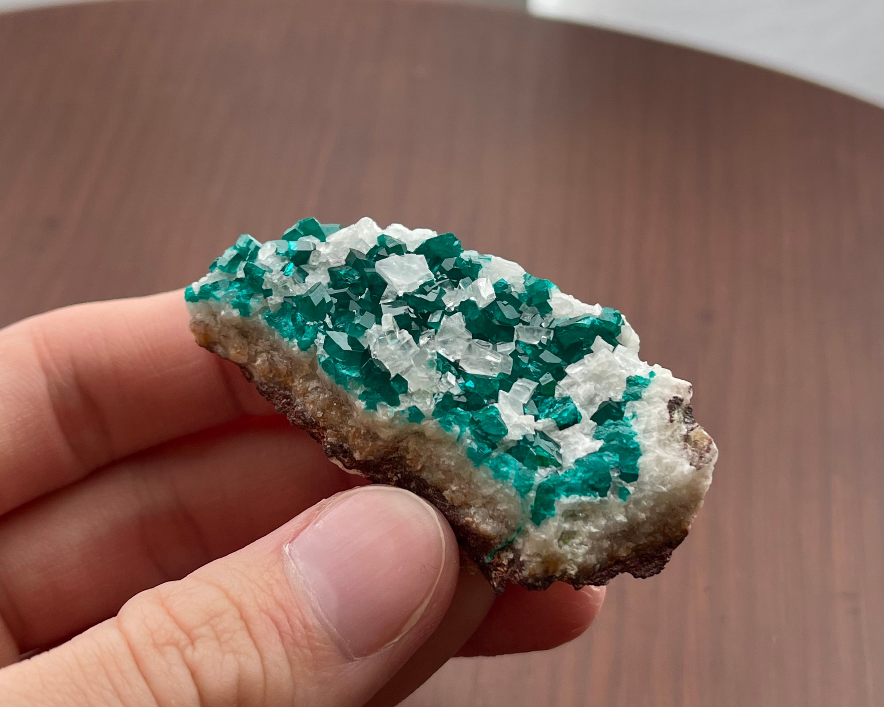 ダイオプテーズ/カルサイト【Dioptase with Calcite】ナミビア産