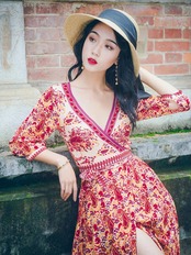 【0048】Side Slit Bohemian Short Sleeve Dress