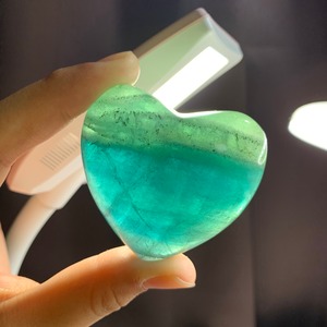 ハート 1. アウトレット品　可愛らしいハート ブルーグリーン フローライト