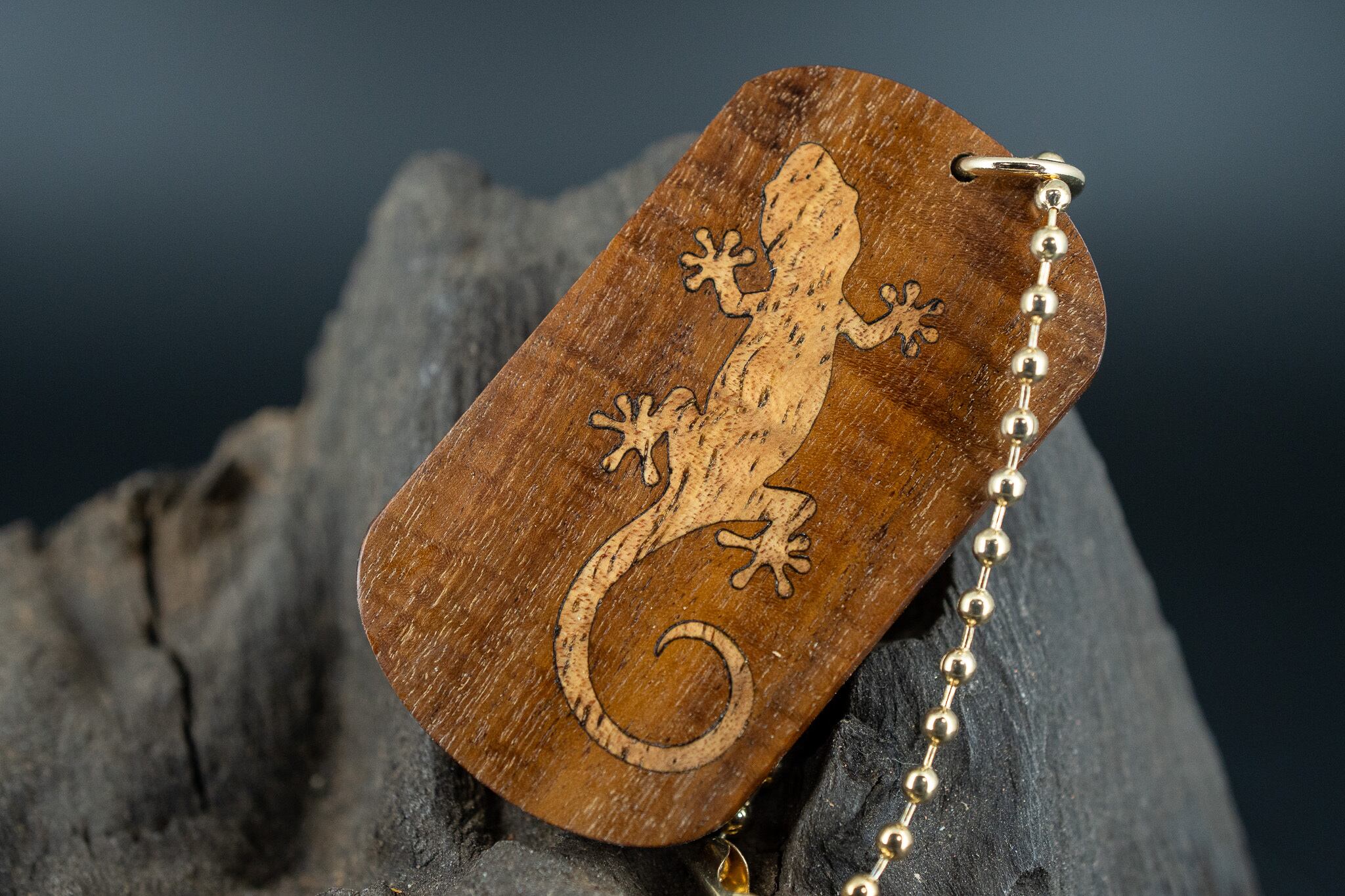 【荒野の秘宝】 リングギジー ドッグタグ 象嵌 木登りトカゲ