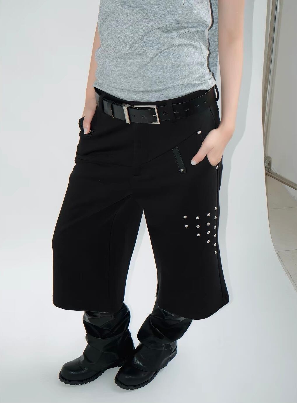 Studded Cross Wide Bermuda Shorts ショーツ FUNKYFUN Studded Cross Wide Bermuda Shorts ショーツ | Juns garment