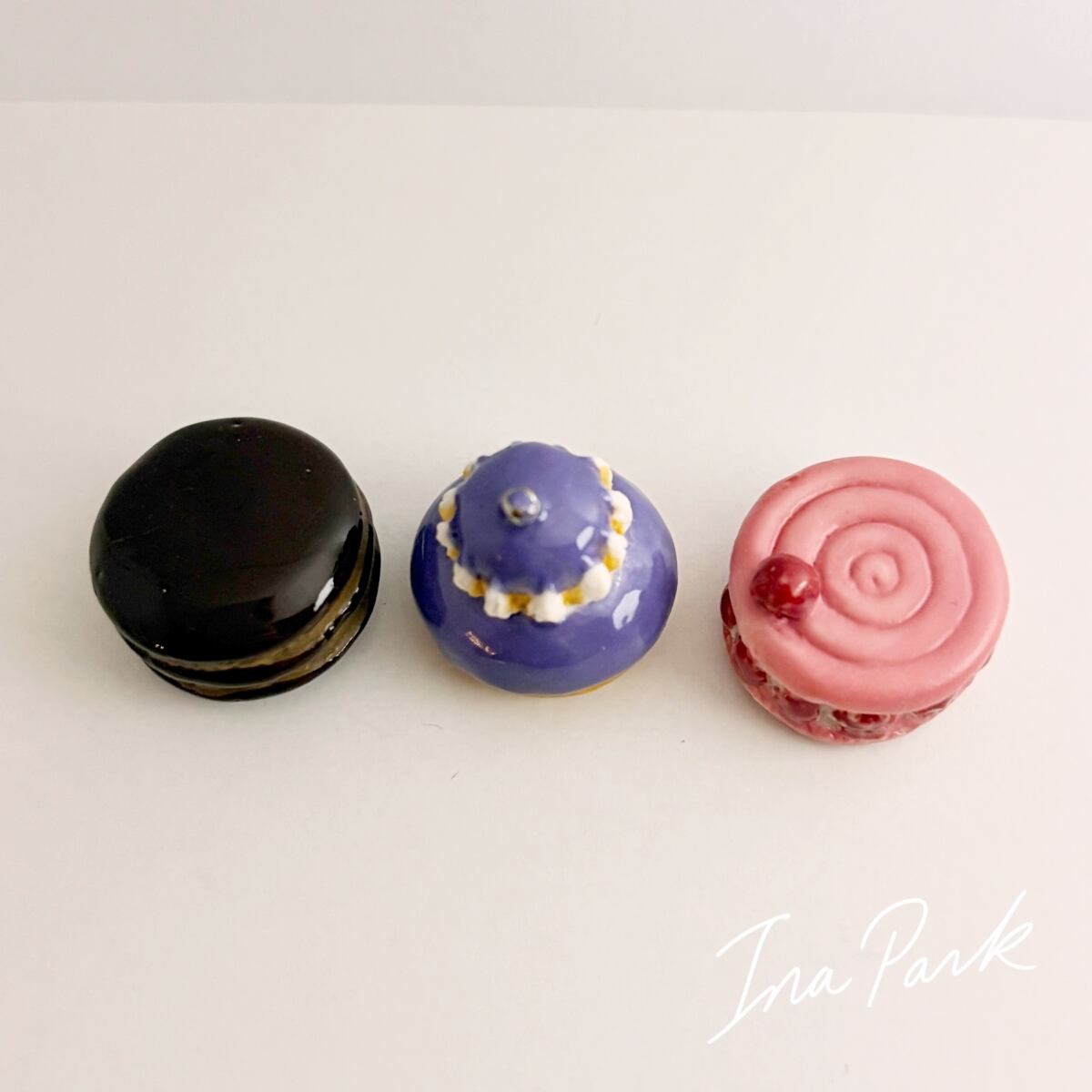 ラデュレ 2012 150周年　フェーブ　フェーヴ　フランス　陶器　ミニチュア 入手困難品 LADURÉE 2012 150周年 5個フルセット フェーヴ ラデュレ