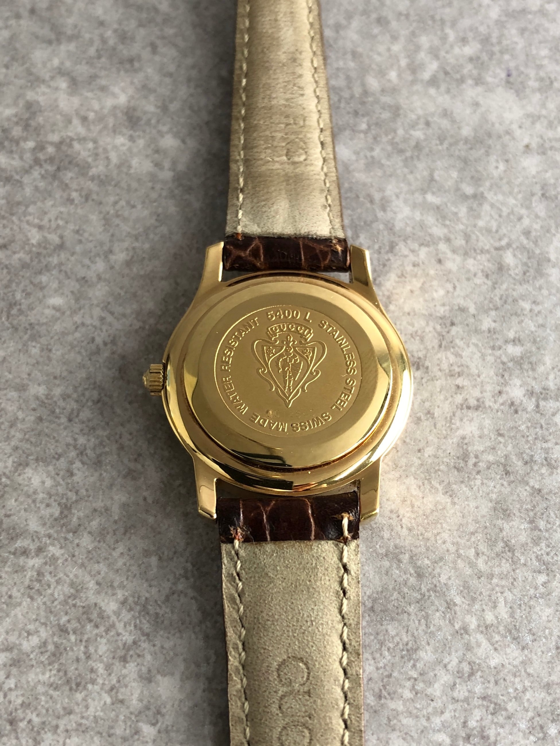 GUCCI グッチ 腕時計 ブラウン ローマ文字 型押しレザー クウォーツ