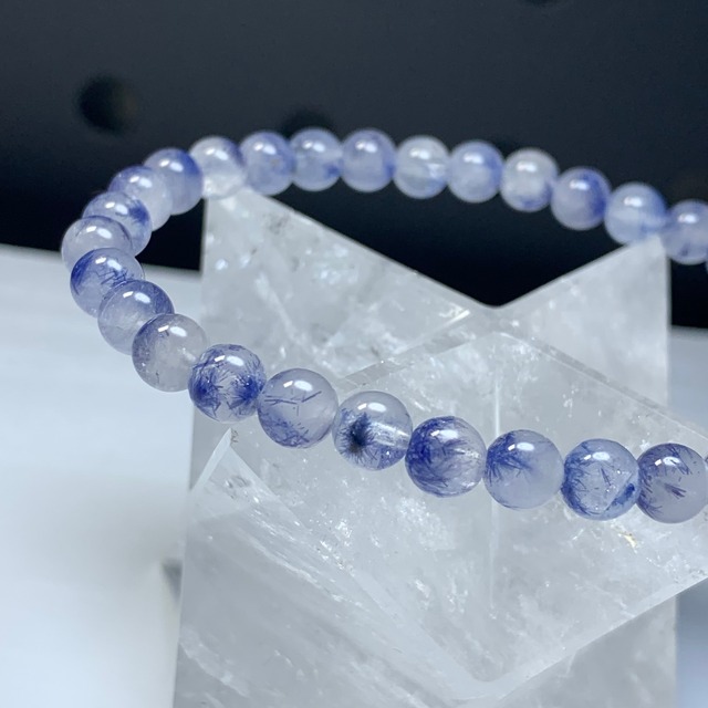 3.希少なデュモルチェライトインクォーツ