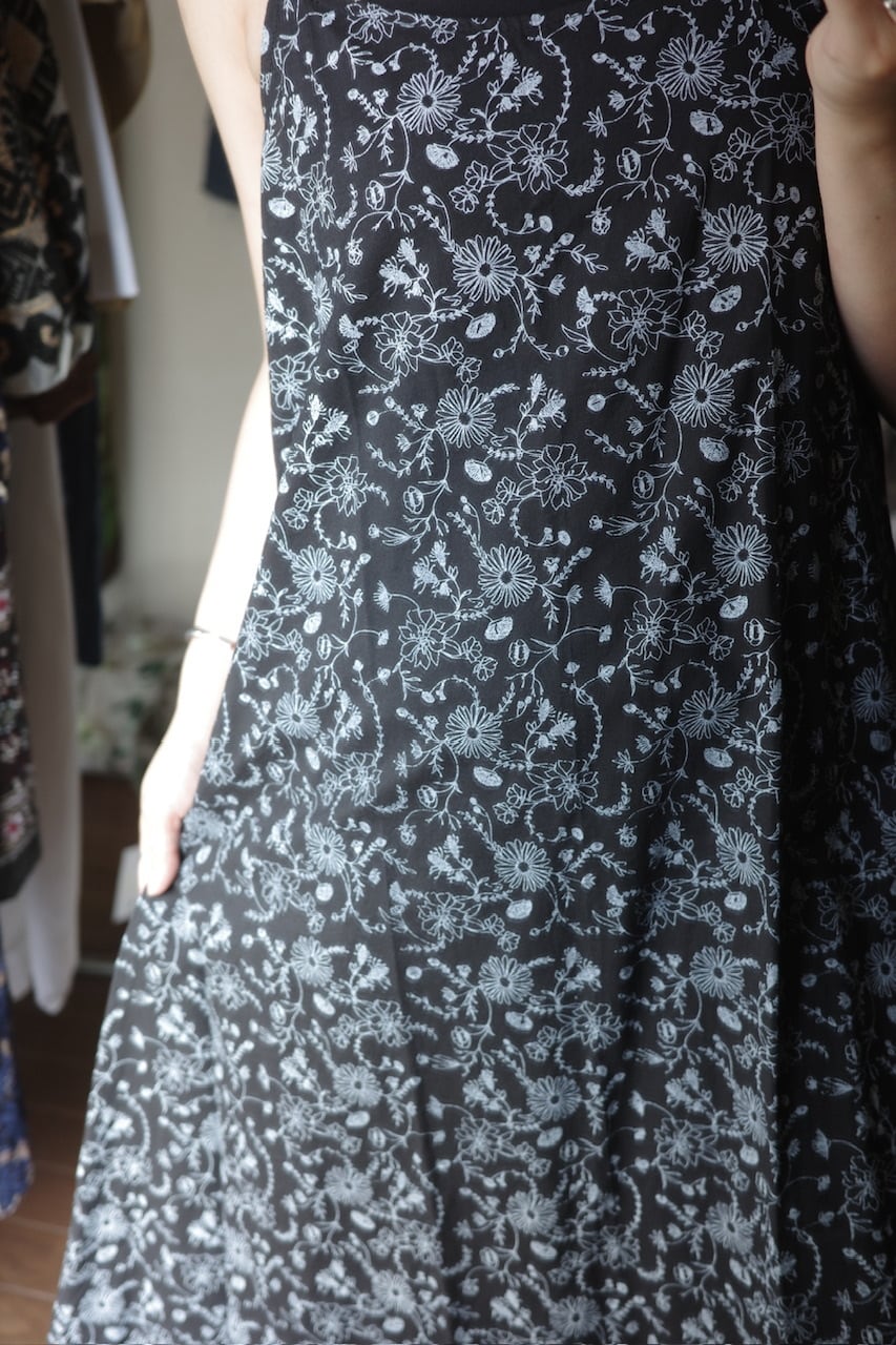 受注】AHMEV Snowdrop Smocking Dress + Slip BLACK | physis (ピュシス)