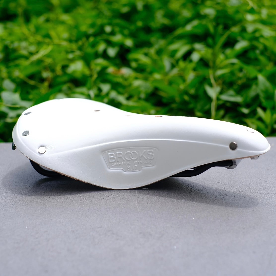 BROOKS】B17 STANDARD (WHITE) | Humhumhug Online Shop
