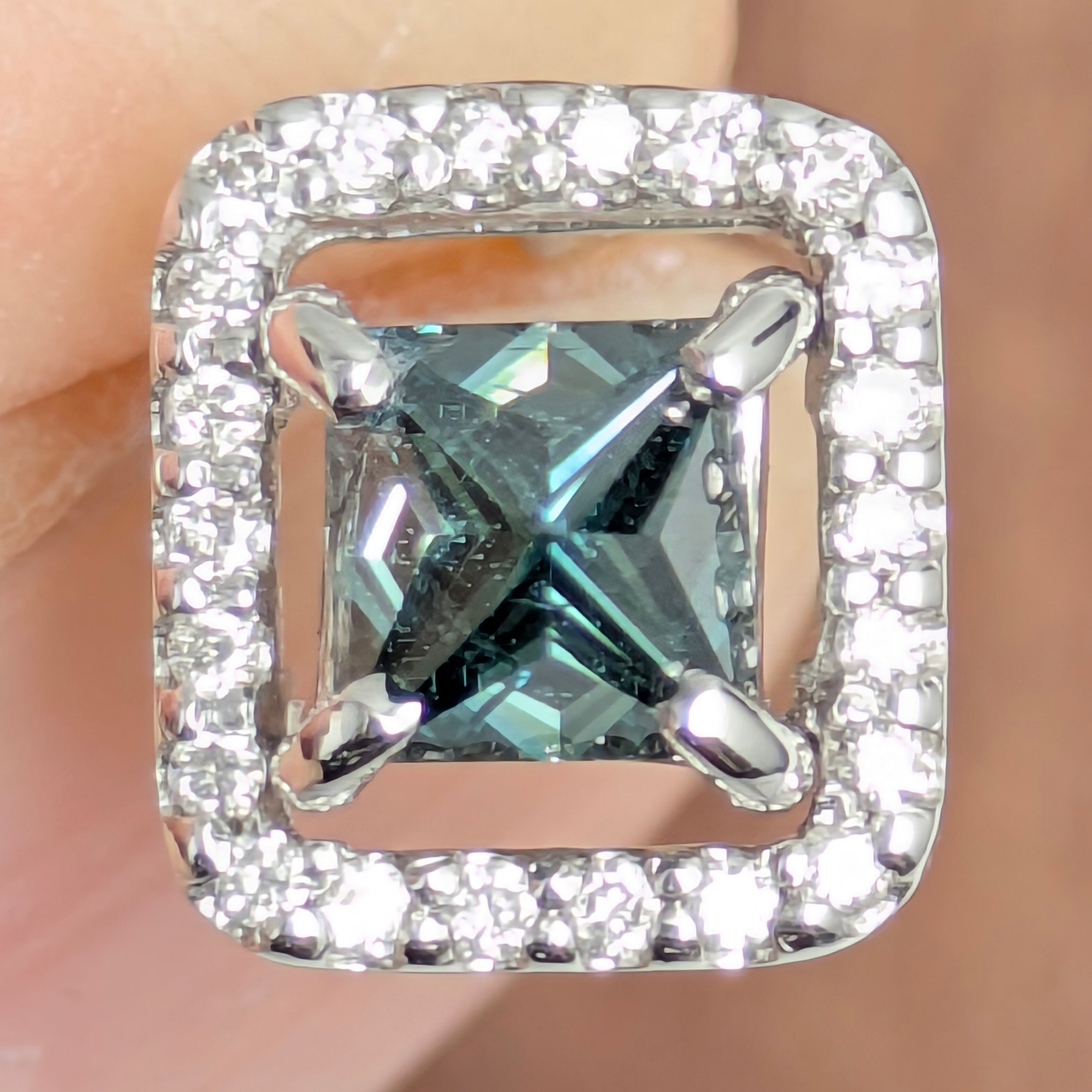 K18WG/K14WGトリートブルーダイヤピアス 【PRO208939】 | CollectJewel