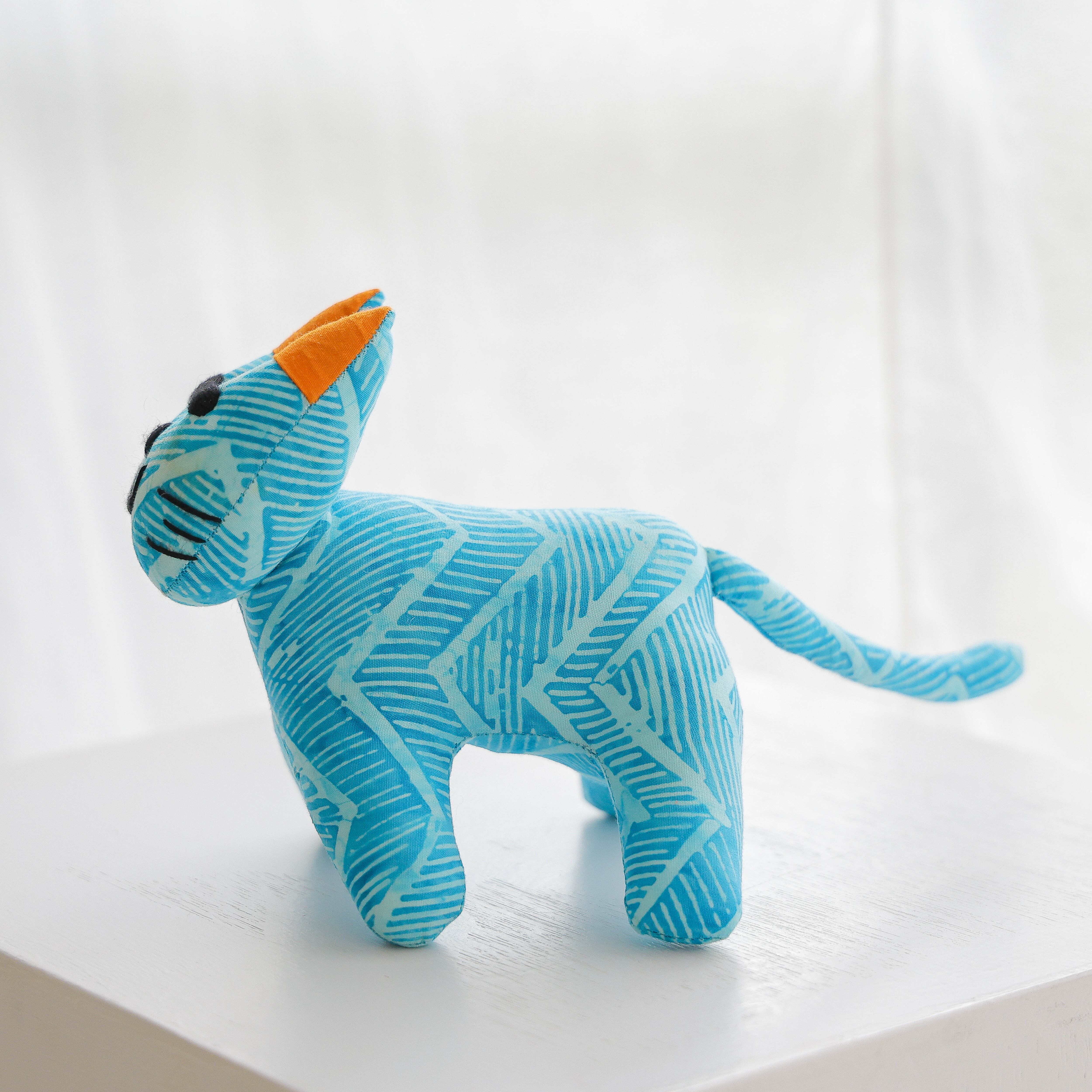 キャットCATトルソー コットン生地 猫型ぬいぐるみ （ハンドメイド） CAT＊TORSO/キャットトルソー | オーナーズグッズ | DecoraMeow