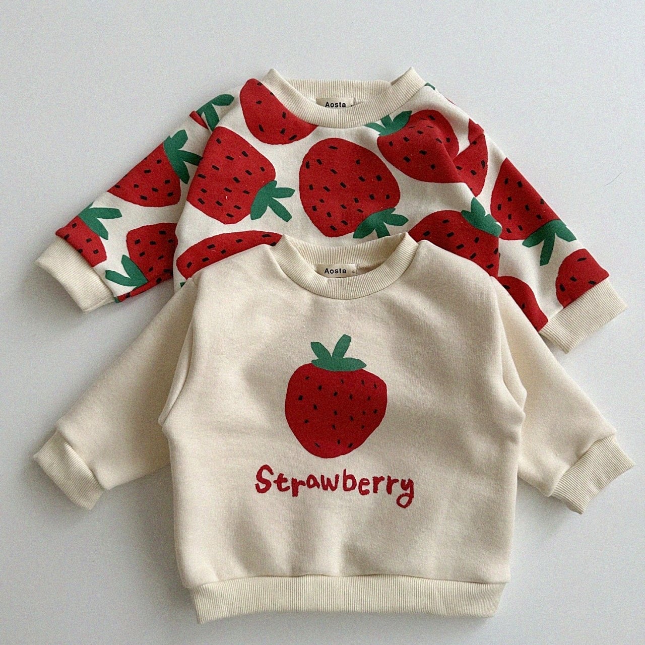 にゃーまま様ワンダフルワールド カネコイサオ イチゴ柄 スウェット