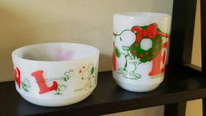 【アンティーク】ファイアーキング ANCHOR HOCKING SNOOPY MILK GLASS MUGS AND BOWLS