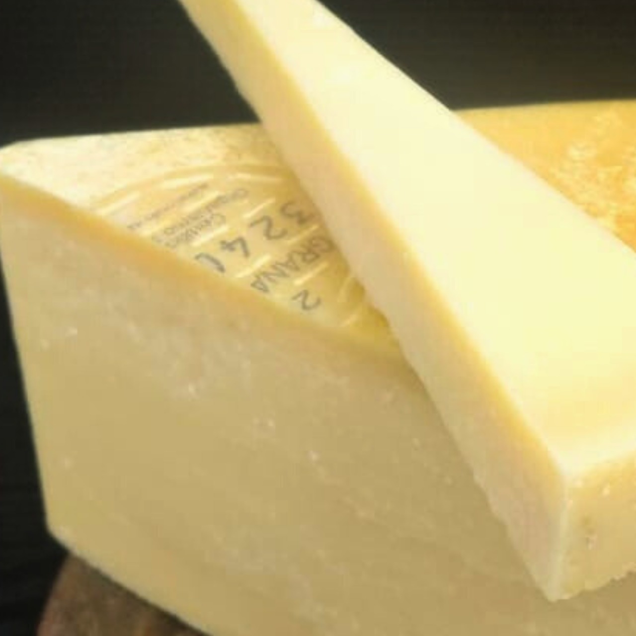 イタリア産 グラスフェッド グラナパダーノ DOP 18ヶ月熟成 チーズ   Grana Padano DOP Grassfed18-Month Aged Cheese