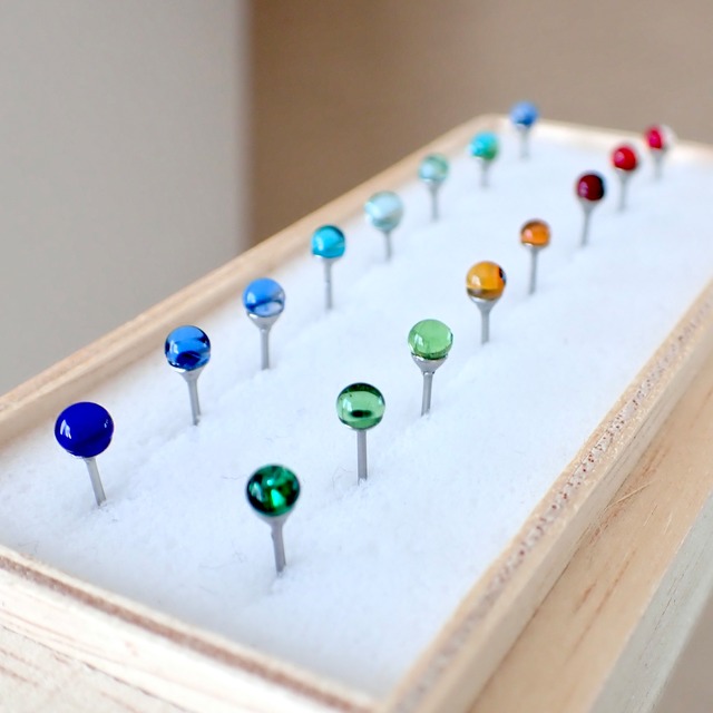 琉球ガラス 極小粒ピアス