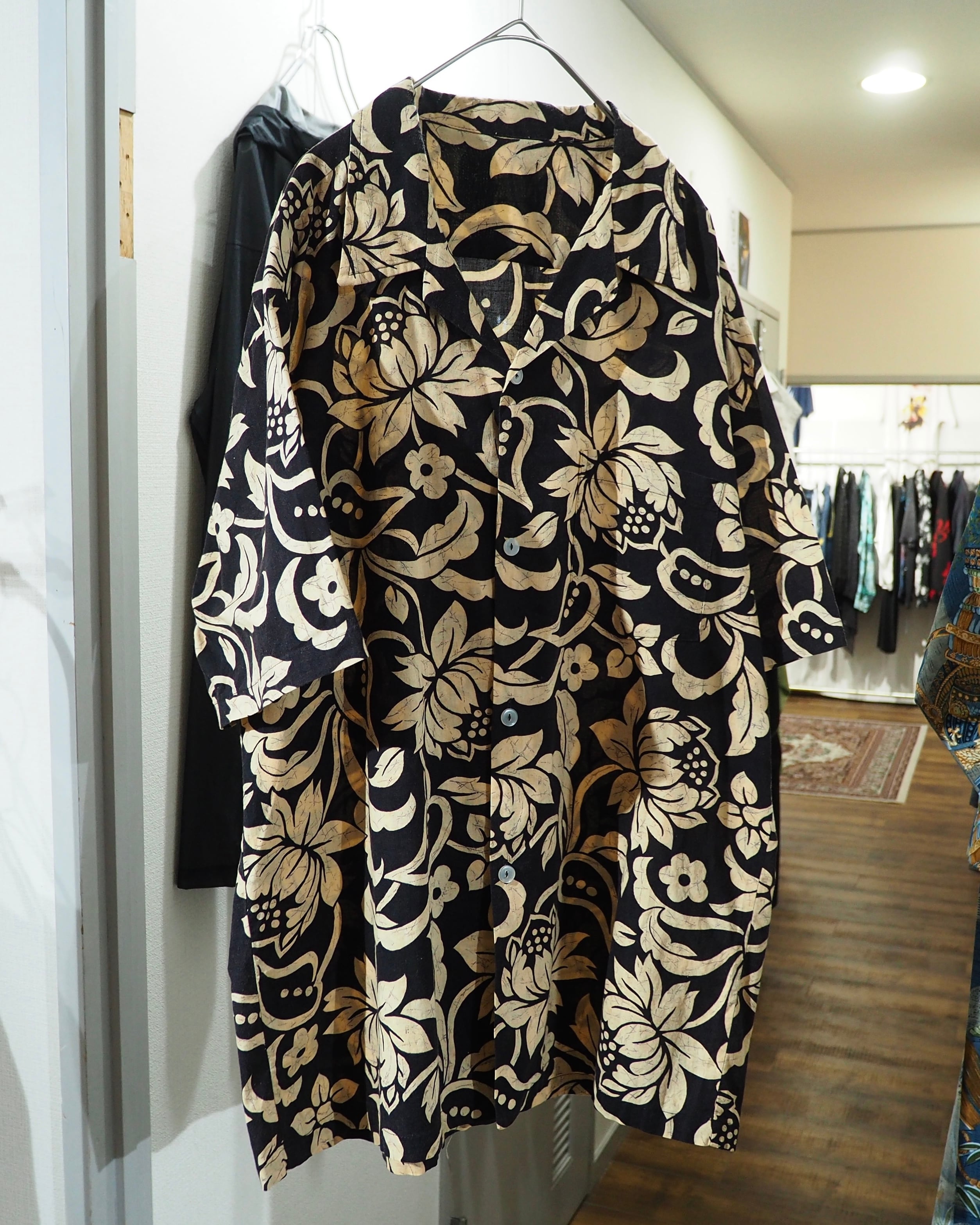 1980 - 90s Beautiful Botanical Flower All Over Pattern Vintage Open Collar SS Shirt
