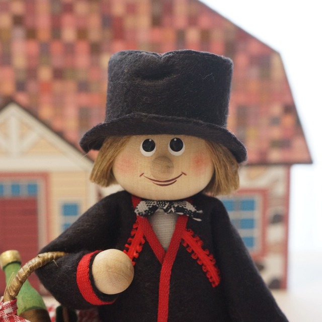 450 民族衣装のフィギュア 男性 黒 Attic 450 民族衣装のフィギュア 男性 黒 Attic