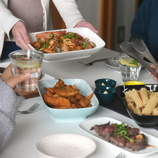 【natural69】【Utopia】【長深鉢】 波佐見焼 パスタ皿 大鉢 盛鉢 サラダ ボウル 動物 おしゃれ 大人 カラフル かわいい